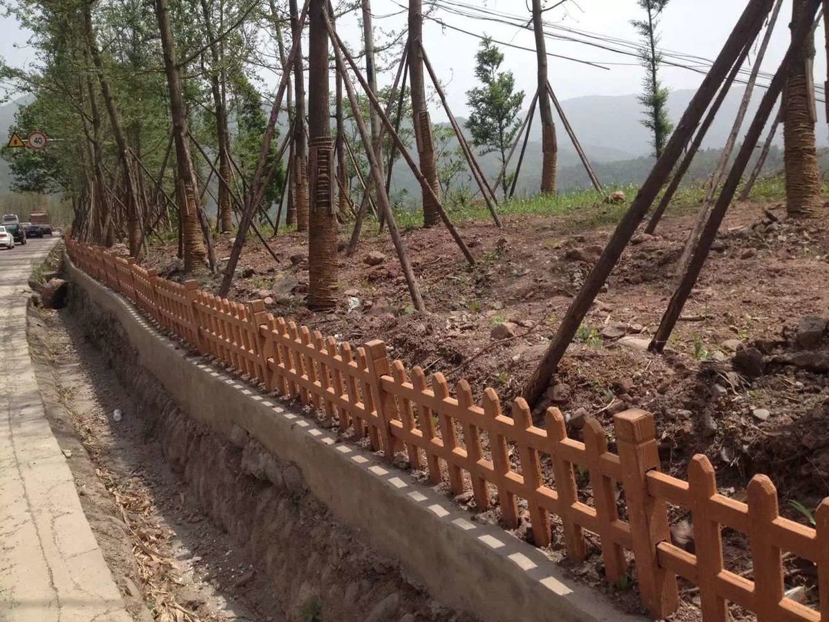 公路水泥仿木護欄